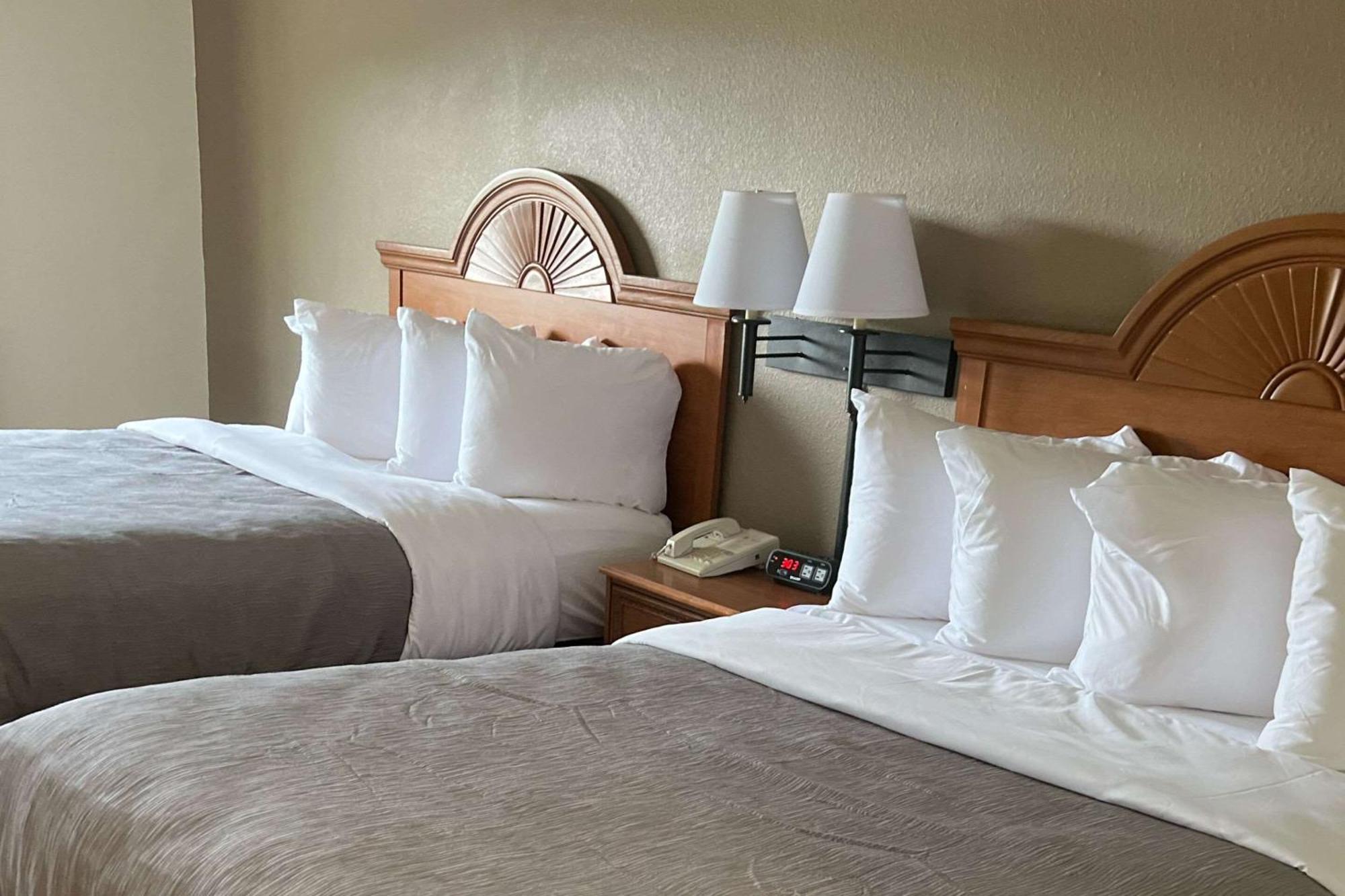 Quality Inn Huntington Exteriör bild